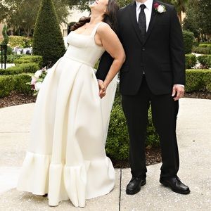 Rachel Gilbert - Cora Gown. Beautiful wedding dress that is so feminine.